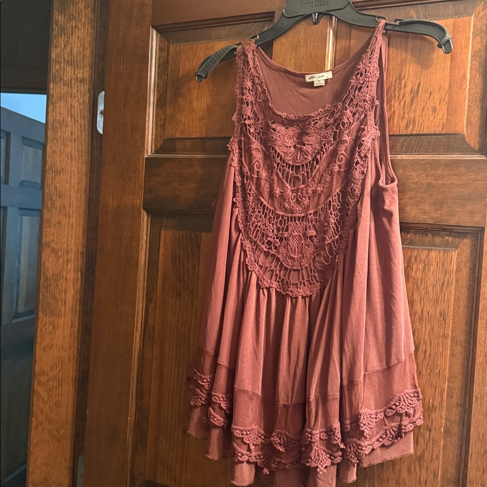 Ultra Pink Lace Detail Tank Top - Burgundy